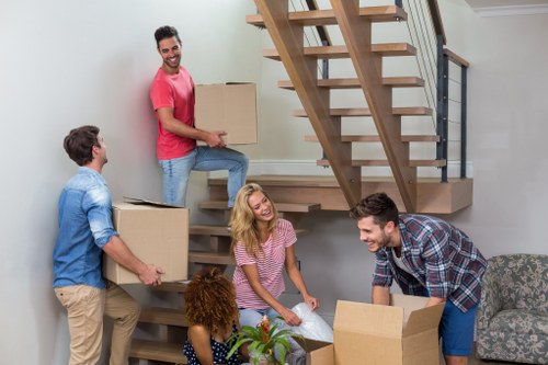 Free quote policy for a move from a busy West Kensington street